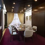 Hotel Center 4*