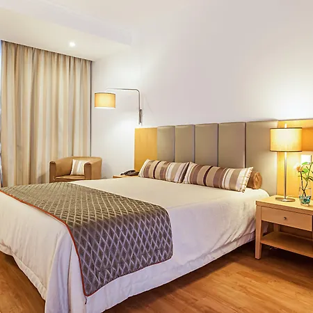 Center Ξενοδοχείο 4*