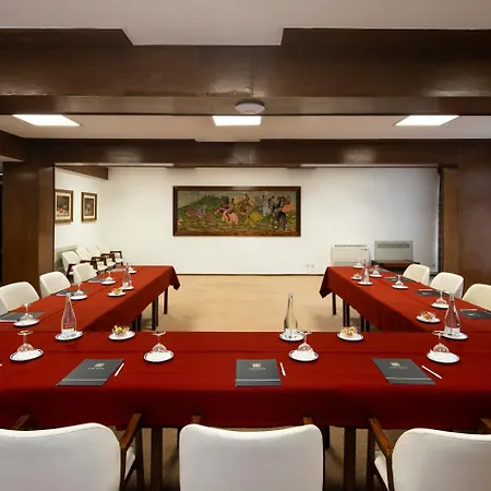 Center Ξενοδοχείο 4*