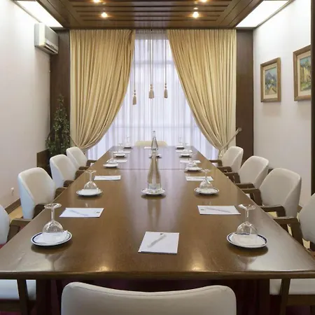 Center Hotel 4*