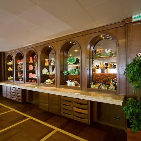 Ξενοδοχείο Center 4*