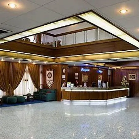 Hotel Center 4*