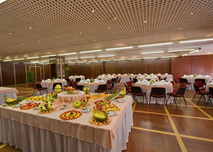 Center 4*